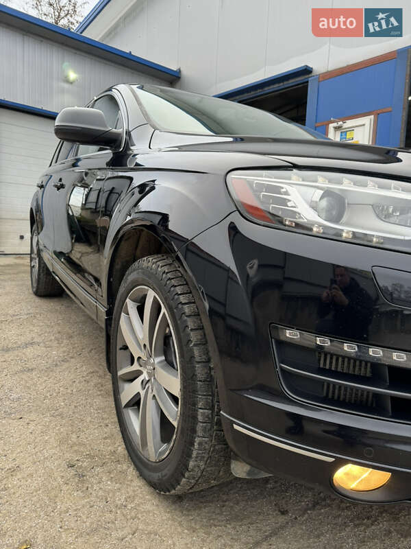 Позашляховик / Кросовер Audi Q7 2012 в Чернівцях