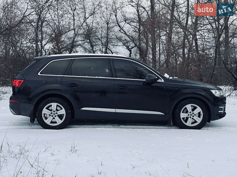 Внедорожник / Кроссовер Audi Q7 2018 в Горишних Плавнях