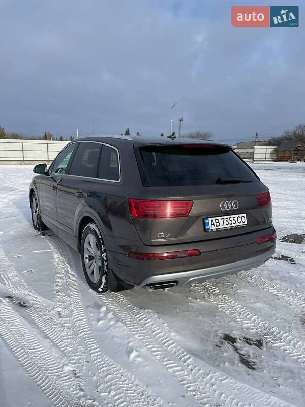 Внедорожник / Кроссовер Audi Q7 2016 в Оратове