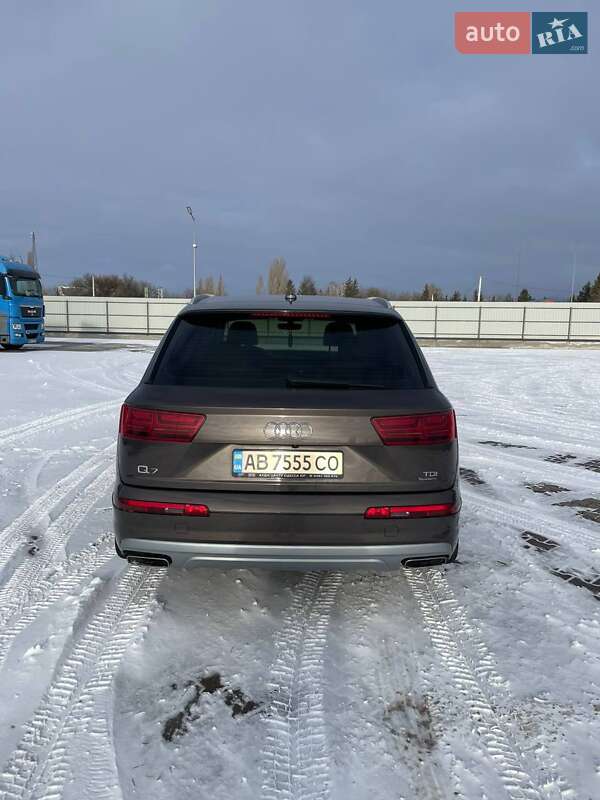 Внедорожник / Кроссовер Audi Q7 2016 в Оратове