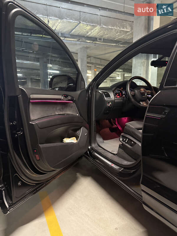 Позашляховик / Кросовер Audi Q7 2010 в Одесі
