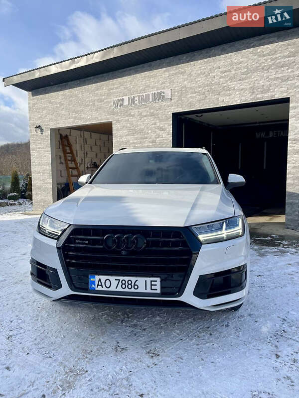 2017 Audi Q7, VIN WA1VAAF74HD044708:plate — фото 1 (autoria)