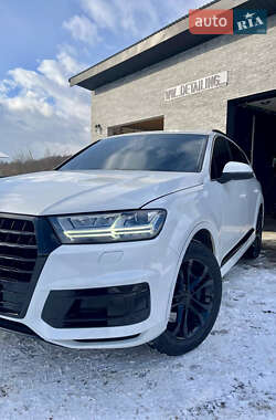 Внедорожник / Кроссовер Audi Q7 2017 в Буштыне