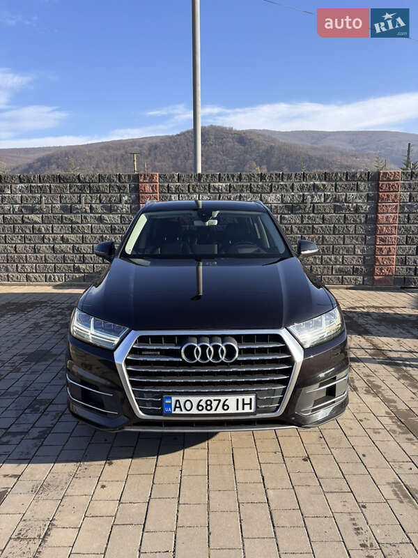 Внедорожник / Кроссовер Audi Q7 2015 в Виноградове