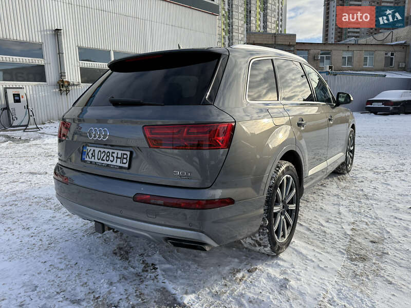 Внедорожник / Кроссовер Audi Q7 2017 в Киеве