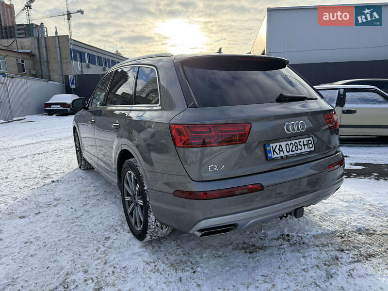 Внедорожник / Кроссовер Audi Q7 2017 в Киеве
