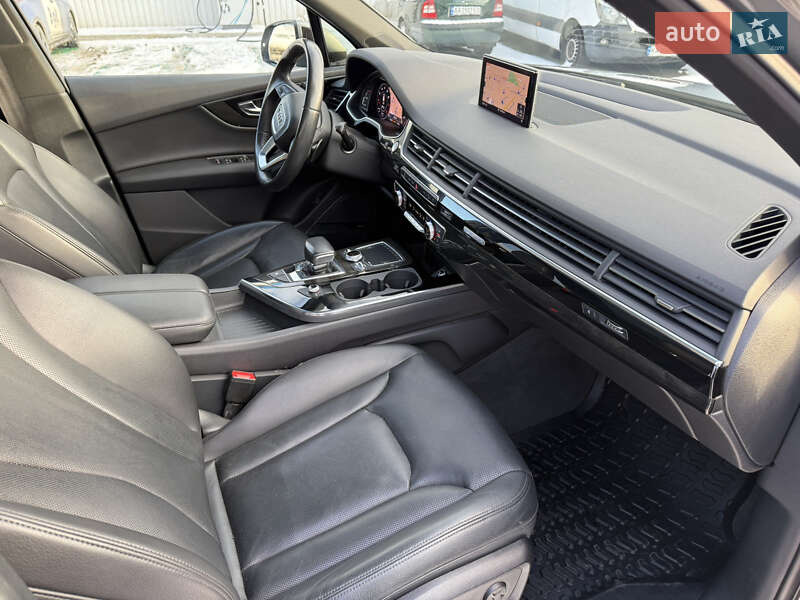 Внедорожник / Кроссовер Audi Q7 2017 в Киеве