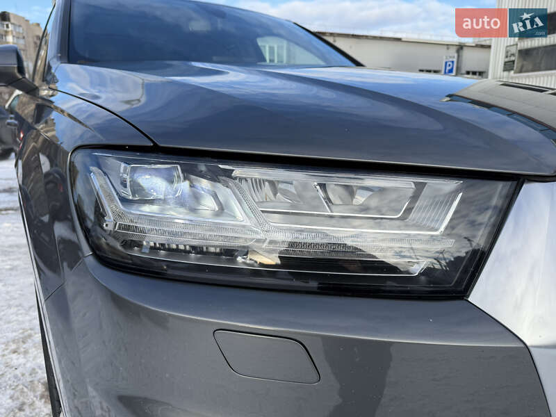 Внедорожник / Кроссовер Audi Q7 2017 в Киеве