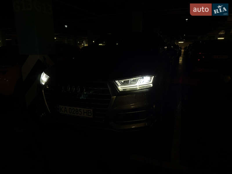 Внедорожник / Кроссовер Audi Q7 2017 в Киеве