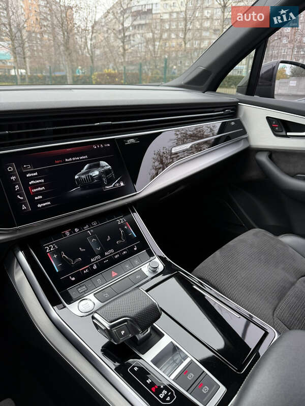 Внедорожник / Кроссовер Audi Q7 2020 в Днепре
