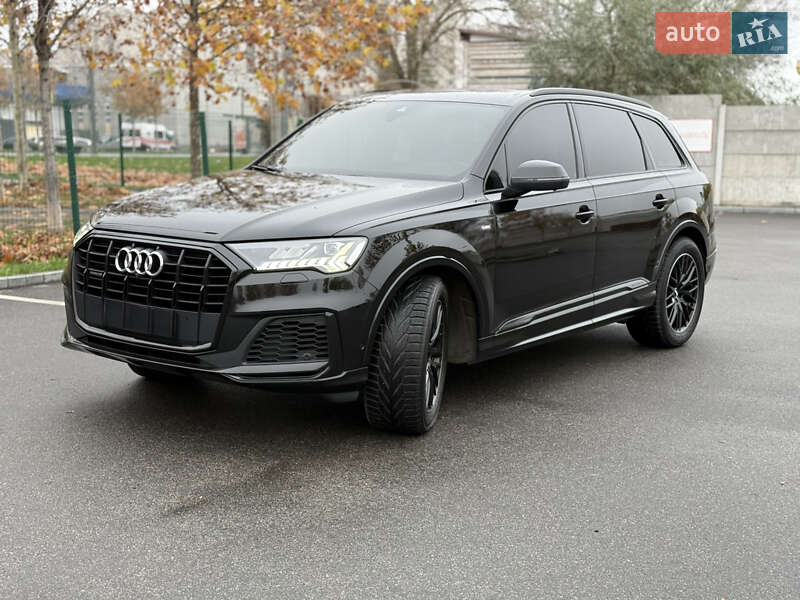 Внедорожник / Кроссовер Audi Q7 2020 в Днепре