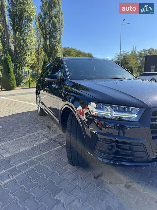 Позашляховик / Кросовер Audi Q7 2017 в Полтаві фото 2 Позашляховик / Кросовер Audi Q7 2017 в Полтаві