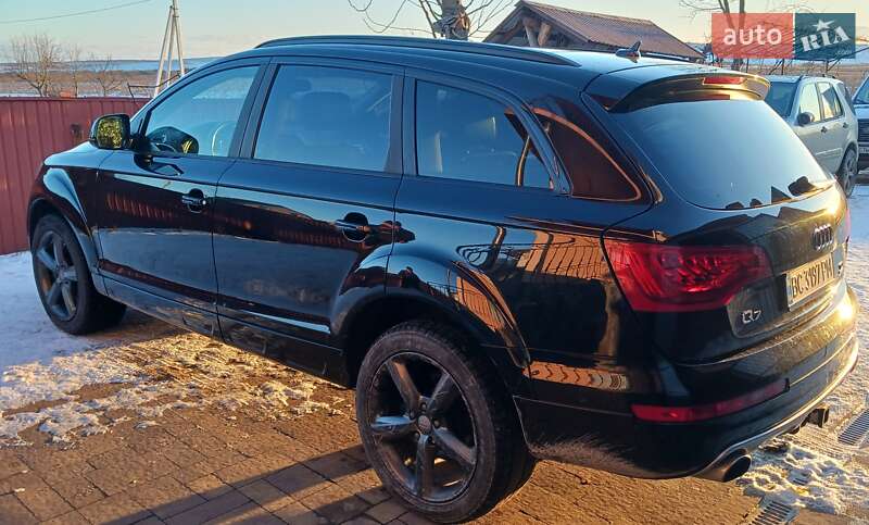 Внедорожник / Кроссовер Audi Q7 2015 в Новояворовске