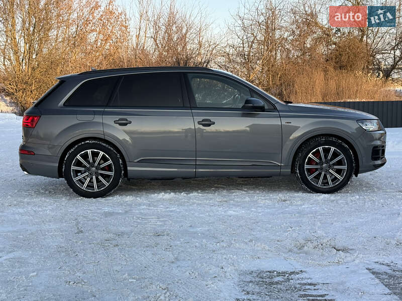 Позашляховик / Кросовер Audi Q7 2017 в Бердичеві