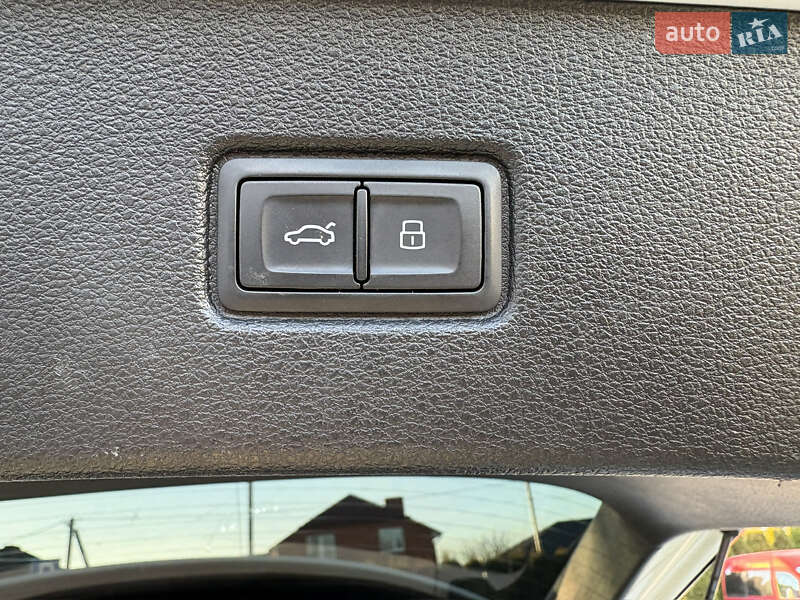 Позашляховик / Кросовер Audi Q7 2015 в Луцьку