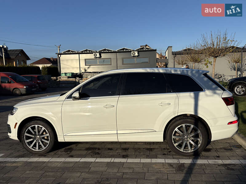 Позашляховик / Кросовер Audi Q7 2015 в Луцьку
