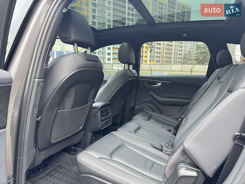 Внедорожник / Кроссовер Audi Q7 2020 в Киеве