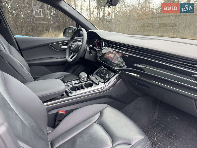 Внедорожник / Кроссовер Audi Q7 2020 в Киеве