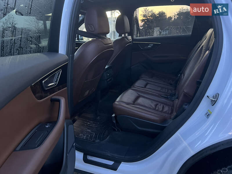 Внедорожник / Кроссовер Audi Q7 2016 в Виноградове