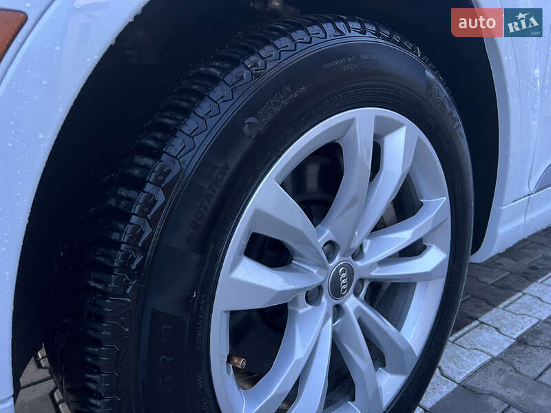 Внедорожник / Кроссовер Audi Q7 2016 в Виноградове