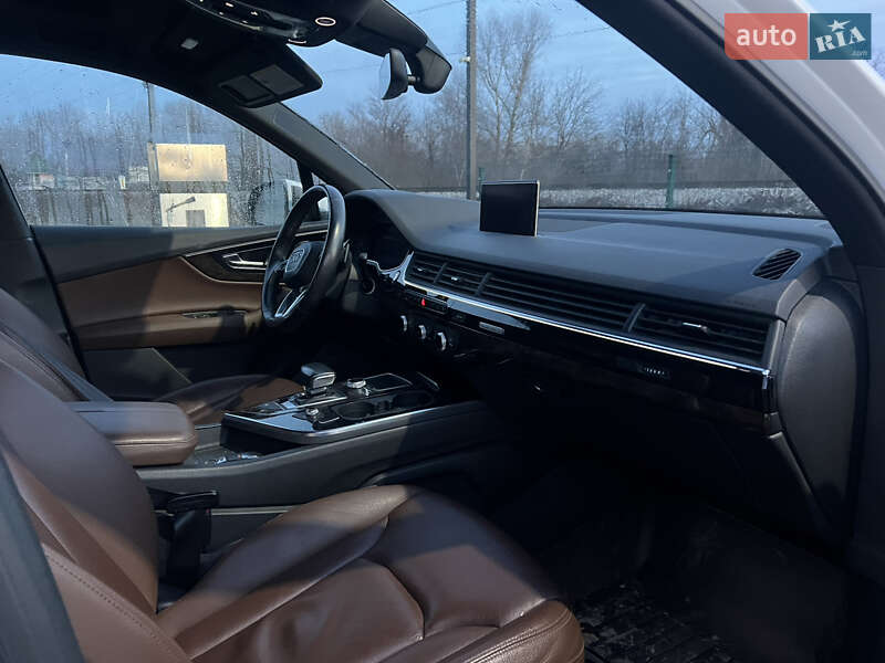 Внедорожник / Кроссовер Audi Q7 2016 в Виноградове