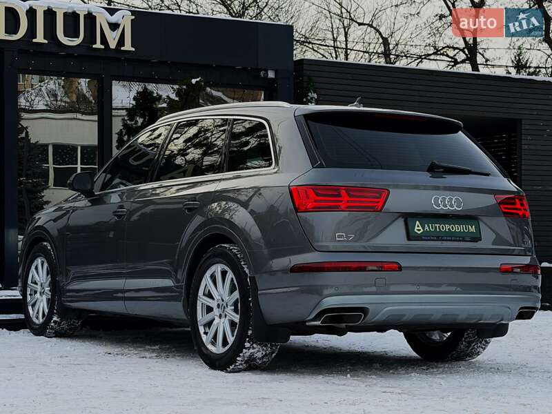 Внедорожник / Кроссовер Audi Q7 2015 в Киеве