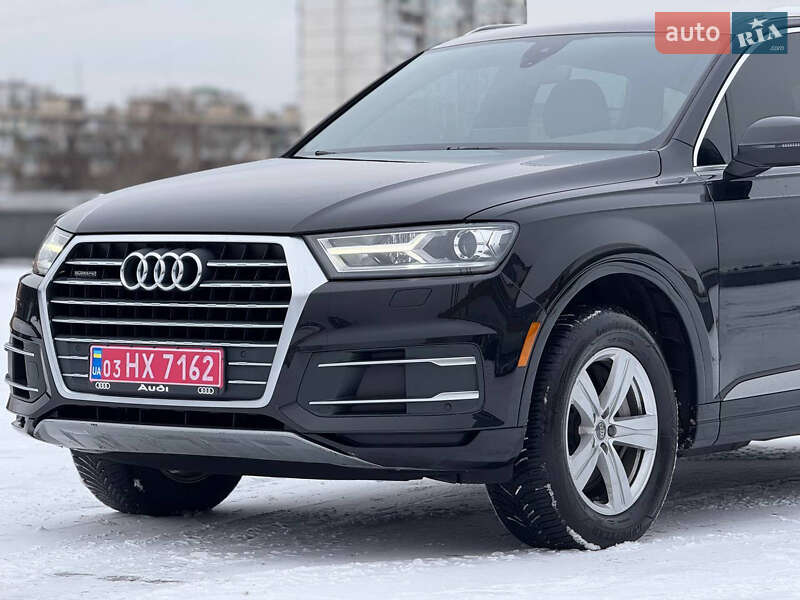 Позашляховик / Кросовер Audi Q7 2017 в Києві