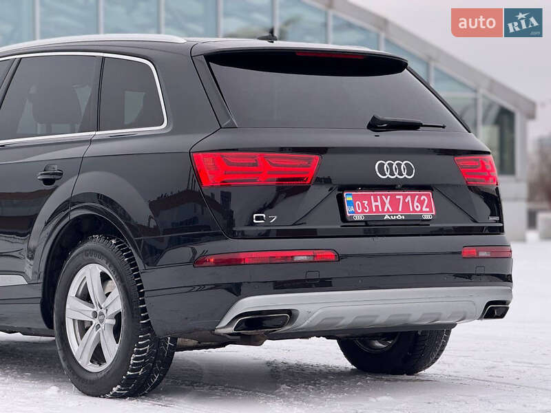 Позашляховик / Кросовер Audi Q7 2017 в Києві