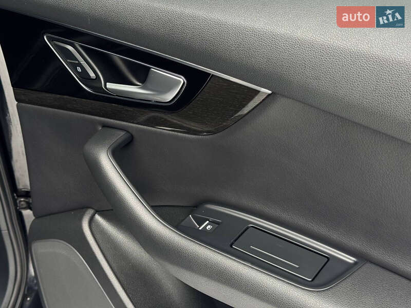 Позашляховик / Кросовер Audi Q7 2017 в Києві