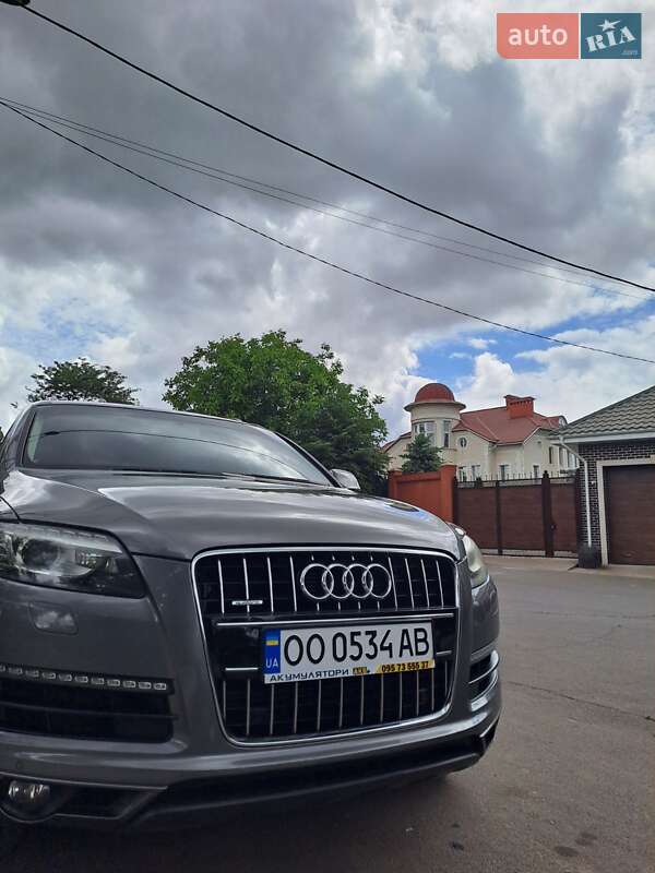 Внедорожник / Кроссовер Audi Q7 2011 в Измаиле