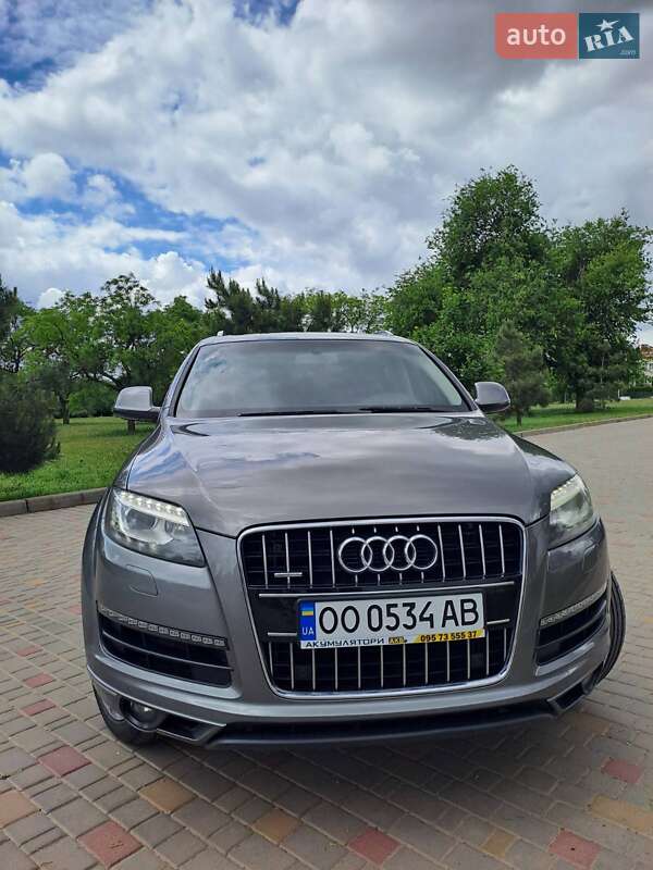 Внедорожник / Кроссовер Audi Q7 2011 в Измаиле
