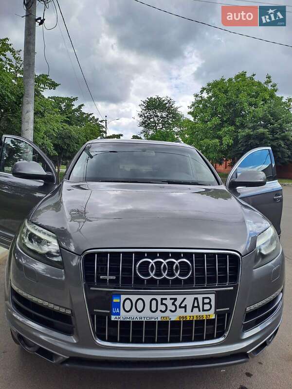 Внедорожник / Кроссовер Audi Q7 2011 в Измаиле