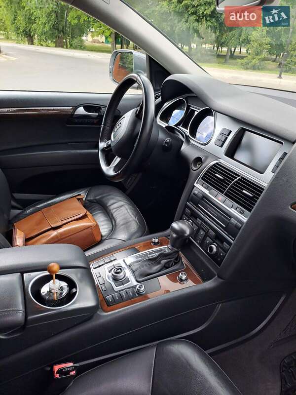 Внедорожник / Кроссовер Audi Q7 2011 в Измаиле