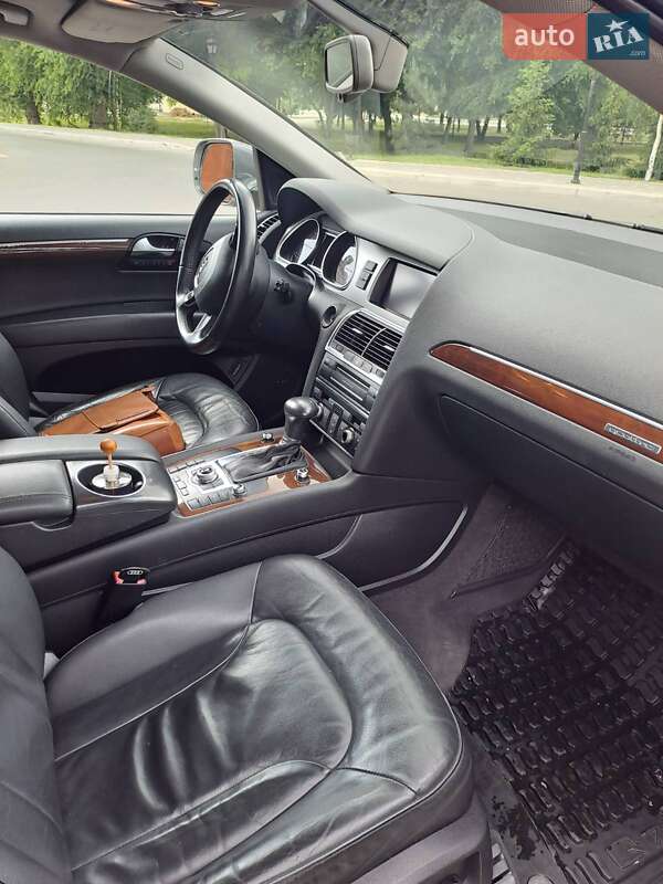 Внедорожник / Кроссовер Audi Q7 2011 в Измаиле