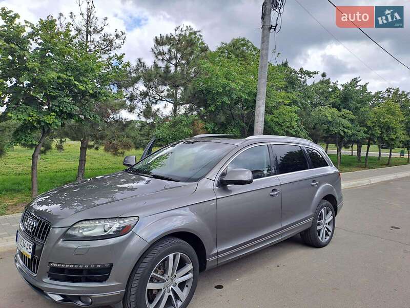 Внедорожник / Кроссовер Audi Q7 2011 в Измаиле