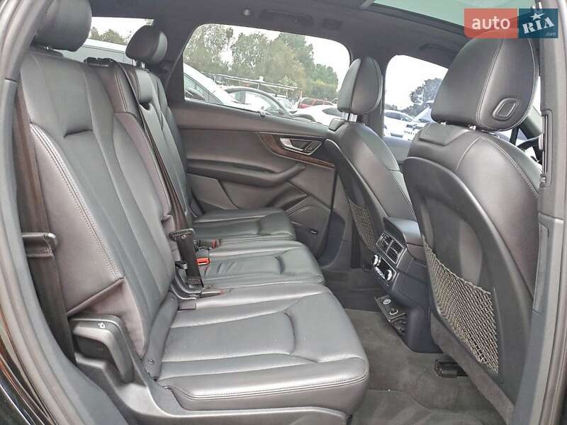 Внедорожник / Кроссовер Audi Q7 2017 в Ровно