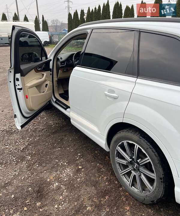 Внедорожник / Кроссовер Audi Q7 2016 в Броварах