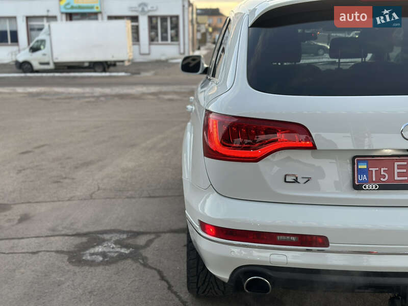 Позашляховик / Кросовер Audi Q7 2014 в Дубні