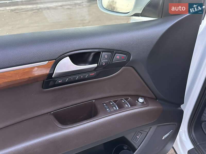 Позашляховик / Кросовер Audi Q7 2014 в Дубні