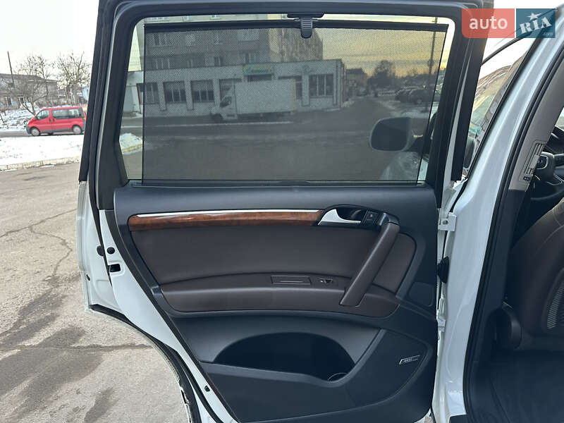 Позашляховик / Кросовер Audi Q7 2014 в Дубні