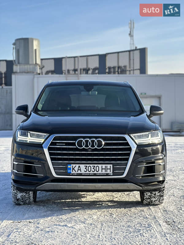 Внедорожник / Кроссовер Audi Q7 2017 в Киеве