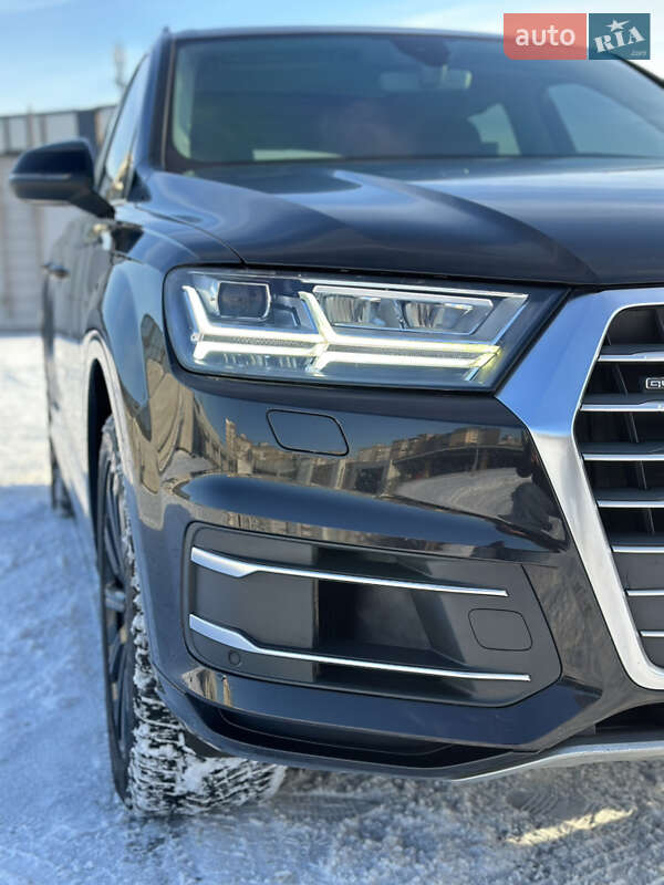Внедорожник / Кроссовер Audi Q7 2017 в Киеве