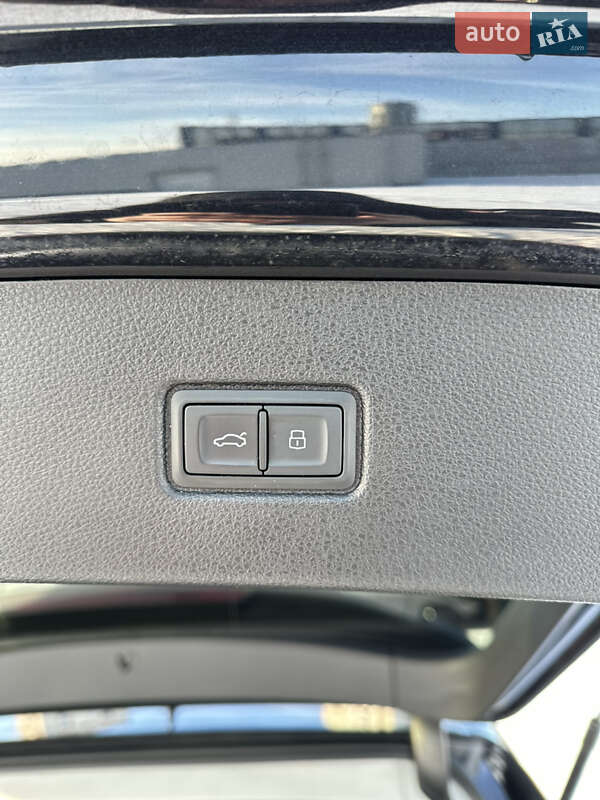 Внедорожник / Кроссовер Audi Q7 2017 в Киеве