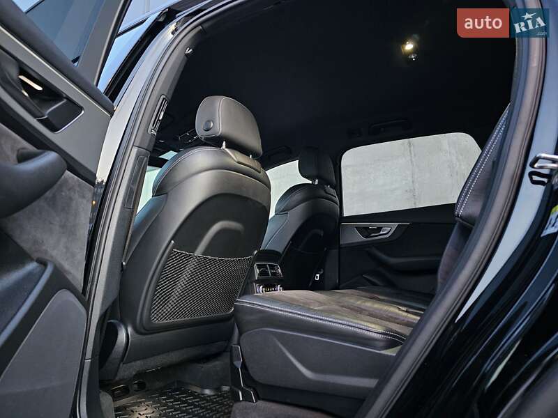 Позашляховик / Кросовер Audi Q7 2017 в Києві фото 11 Позашляховик / Кросовер Audi Q7 2017 в Києві