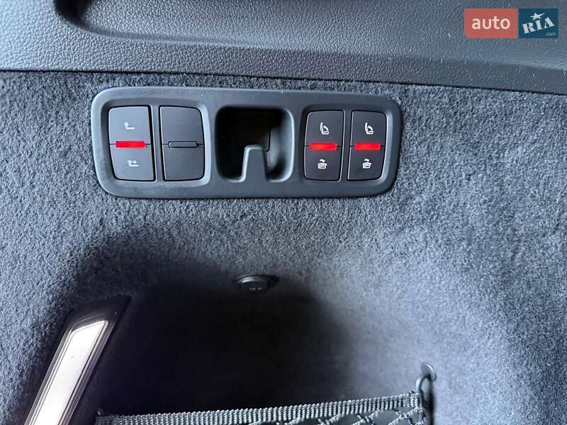Позашляховик / Кросовер Audi Q7 2017 в Києві фото 16 Позашляховик / Кросовер Audi Q7 2017 в Києві