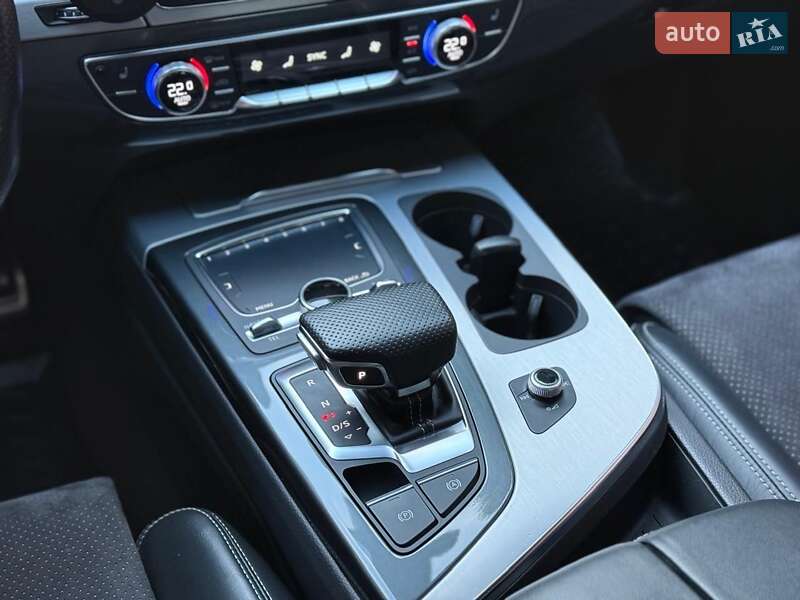 Позашляховик / Кросовер Audi Q7 2017 в Києві фото 30 Позашляховик / Кросовер Audi Q7 2017 в Києві