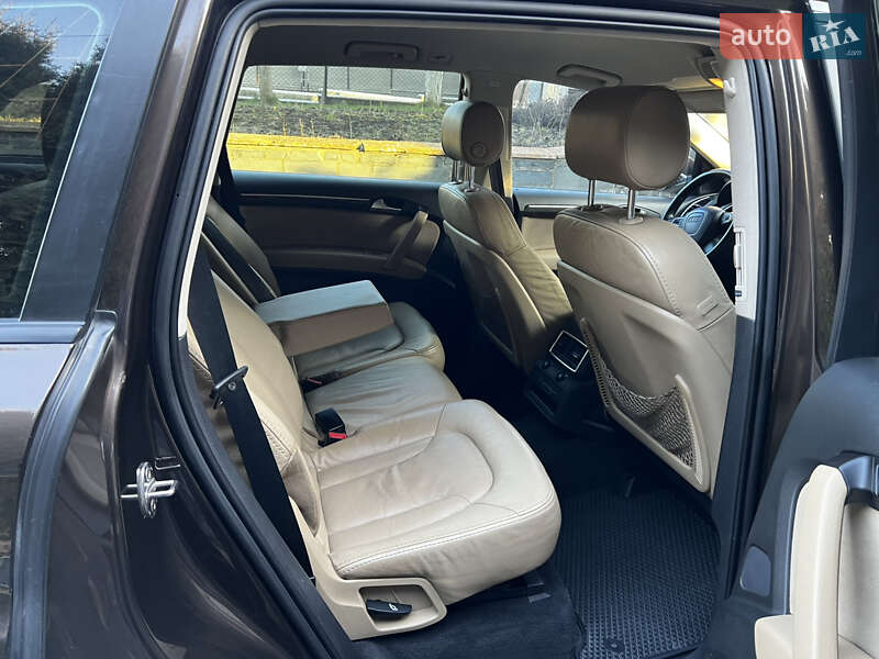 Позашляховик / Кросовер Audi Q7 2011 в Рівному