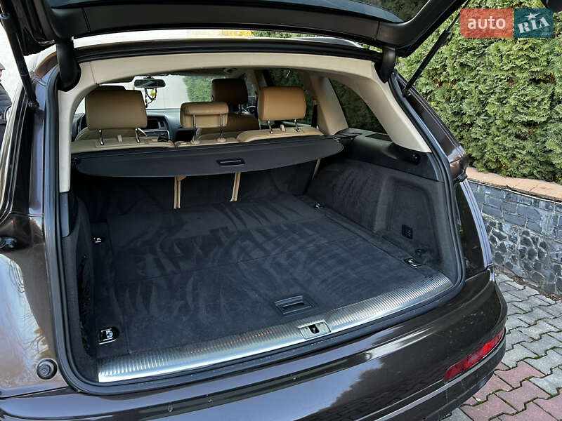 Позашляховик / Кросовер Audi Q7 2011 в Рівному