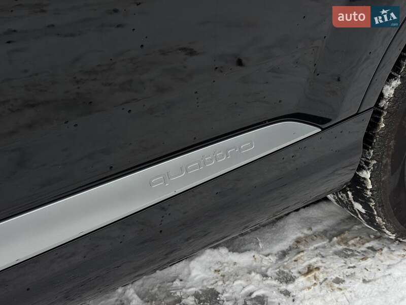 Внедорожник / Кроссовер Audi Q7 2017 в Каменец-Подольском