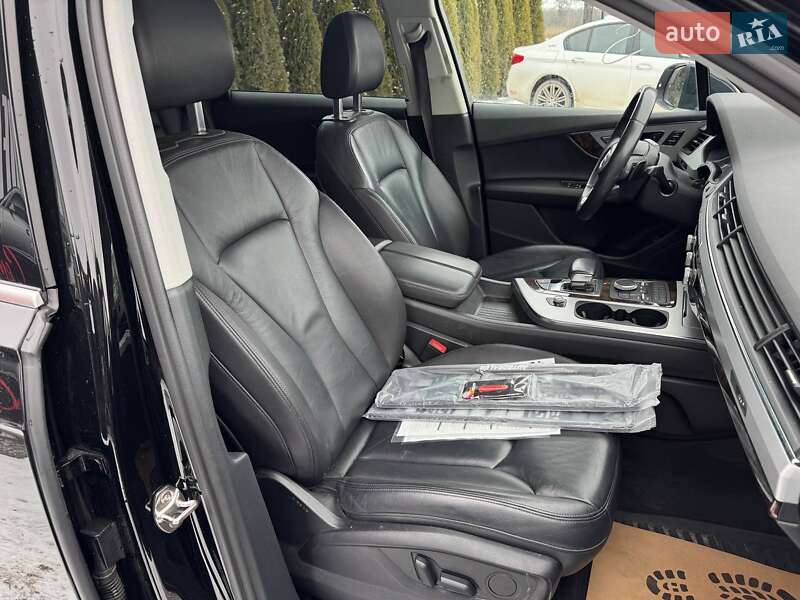 Внедорожник / Кроссовер Audi Q7 2017 в Каменец-Подольском